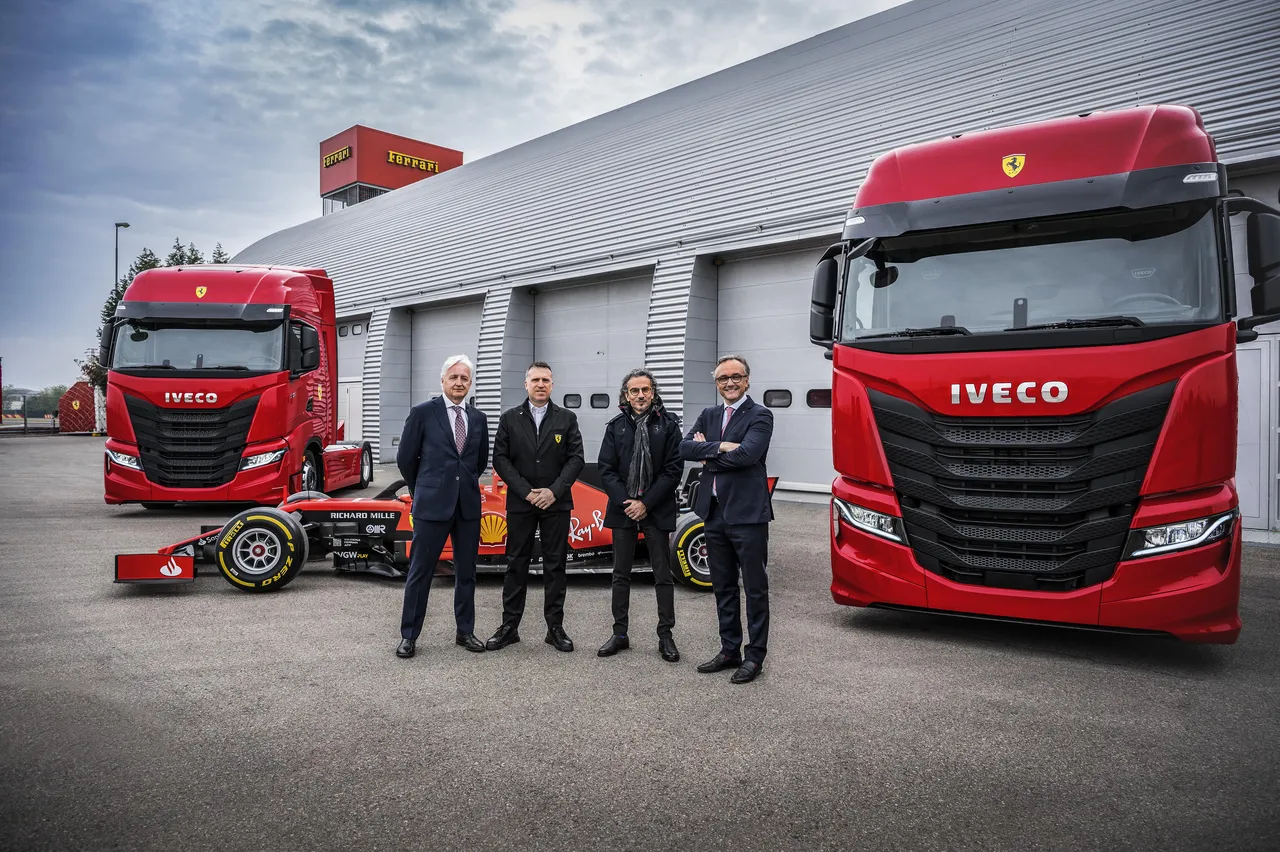 IVECO consegna due IVECO S-Way alla Scuderia Ferrari